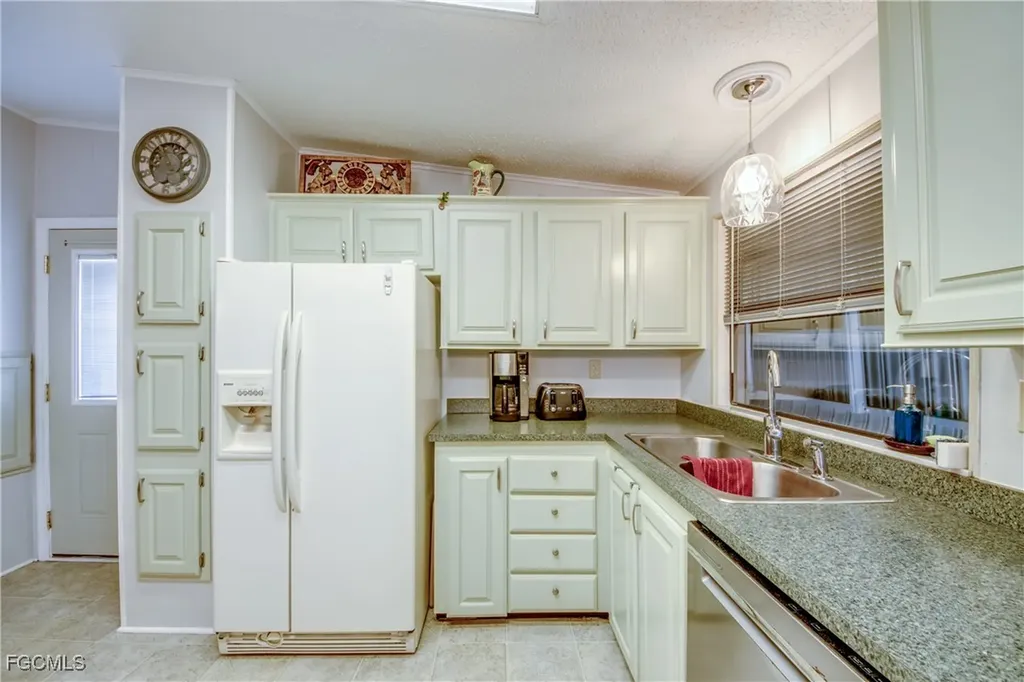 5020 Gulfgate Lane St. James City FL 33956