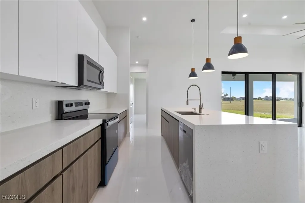 4102 NW 39th Street Cape Coral FL 33993