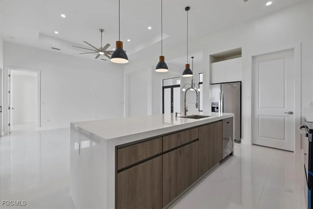 4102 NW 39th Street Cape Coral FL 33993