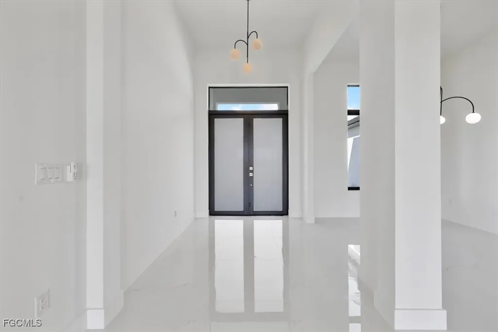 4102 NW 39th Street Cape Coral FL 33993