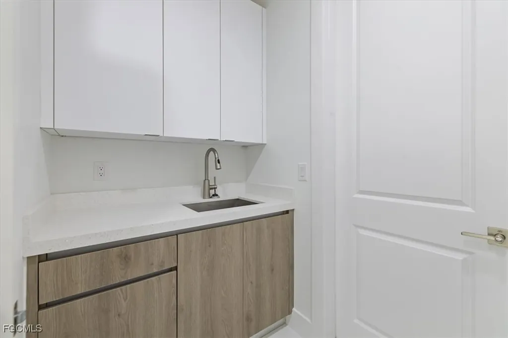 4102 NW 39th Street Cape Coral FL 33993