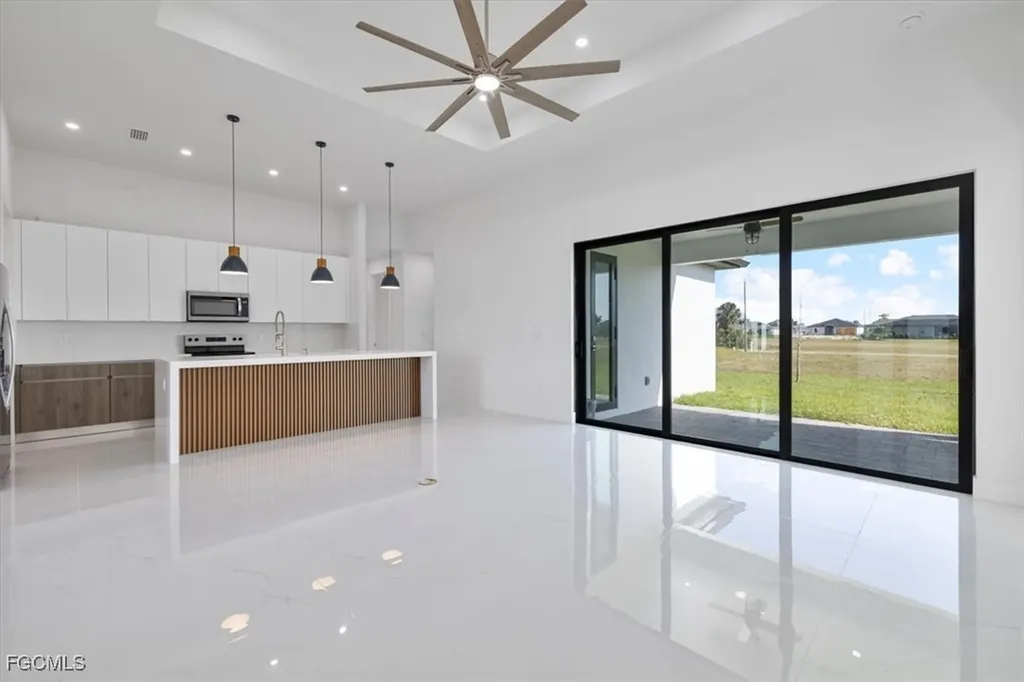 4102 NW 39th Street Cape Coral FL 33993