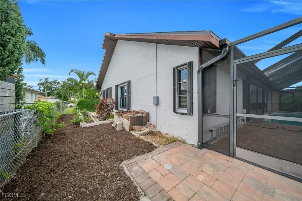 1321 SE 21st Lane Cape Coral FL 33990