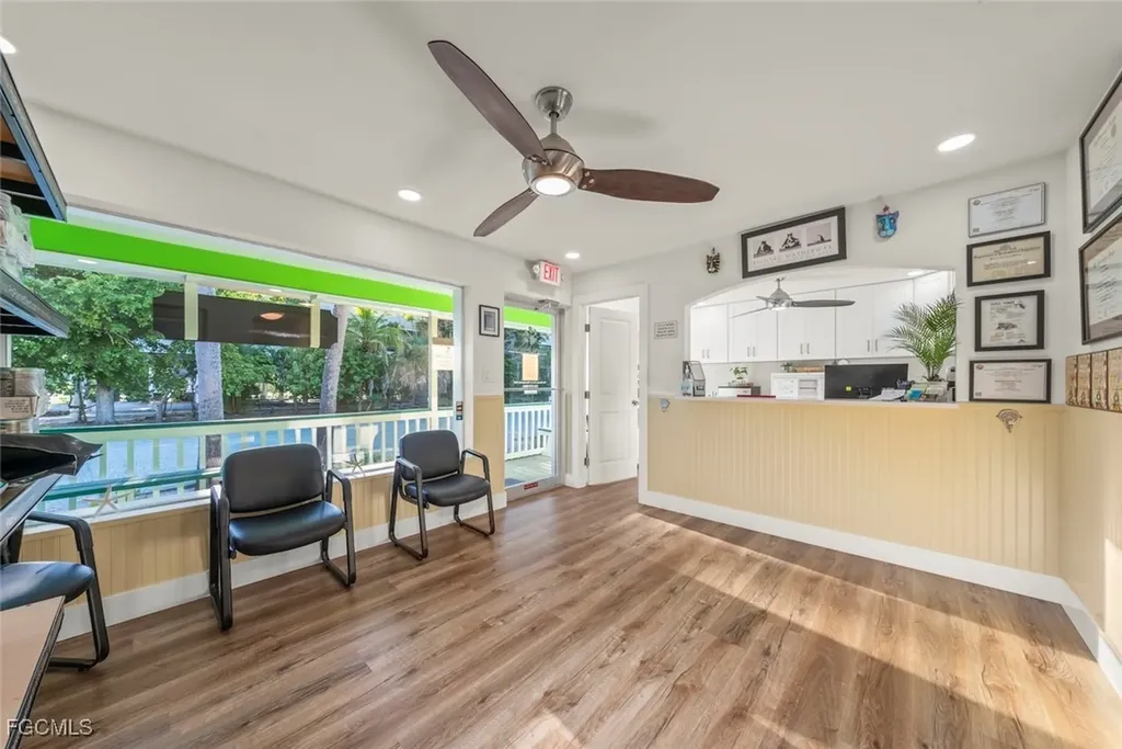 1640 Periwinkle Way Sanibel FL 33957