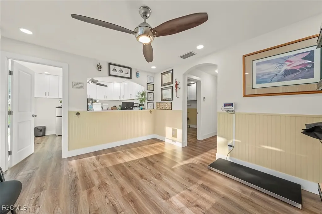 1640 Periwinkle Way Sanibel FL 33957