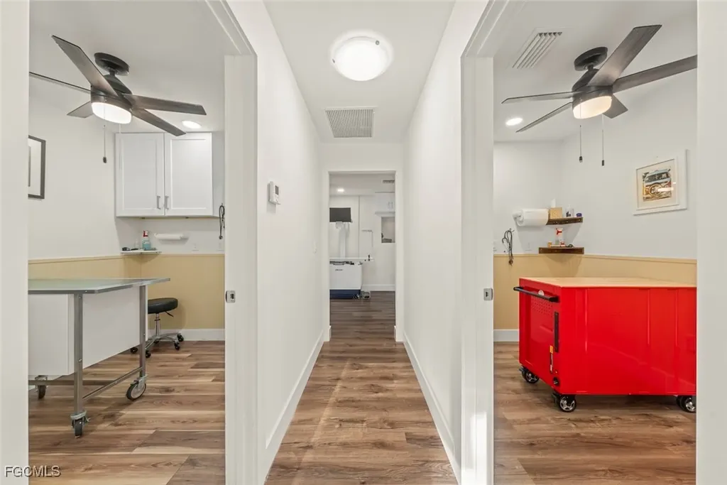 1640 Periwinkle Way Sanibel FL 33957