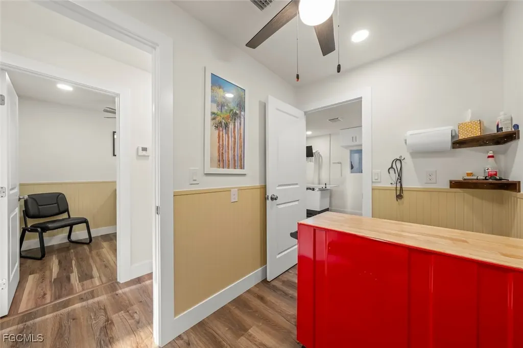 1640 Periwinkle Way Sanibel FL 33957