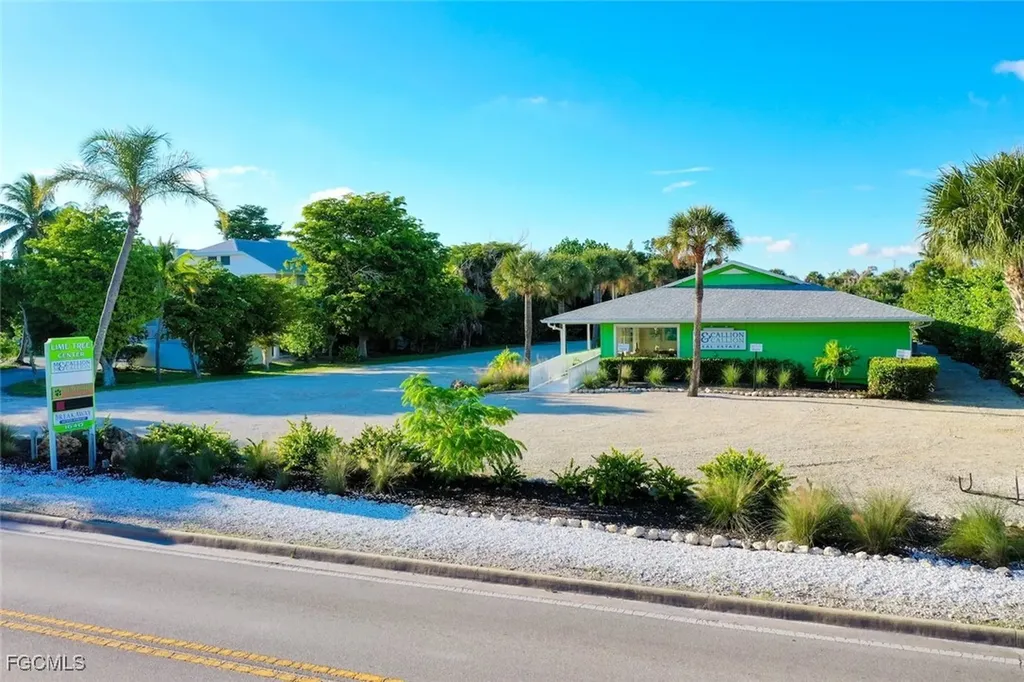 1640 Periwinkle Way Sanibel FL 33957