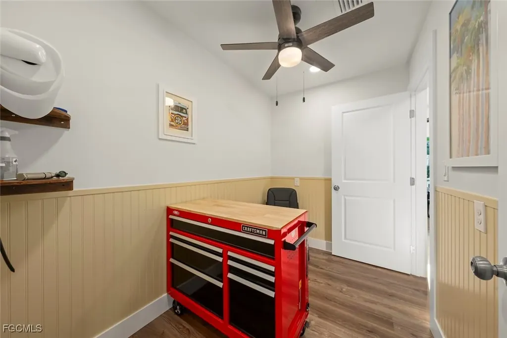 1640 Periwinkle Way Sanibel FL 33957