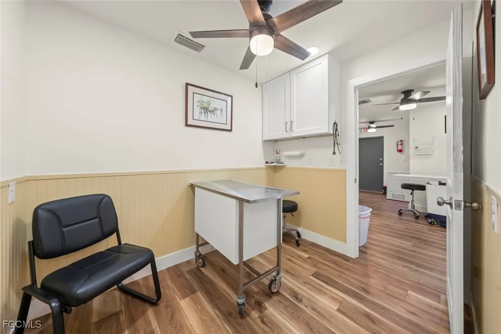 1640 Periwinkle Way Sanibel FL 33957