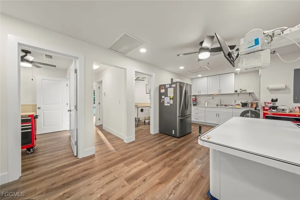 1640 Periwinkle Way Sanibel FL 33957