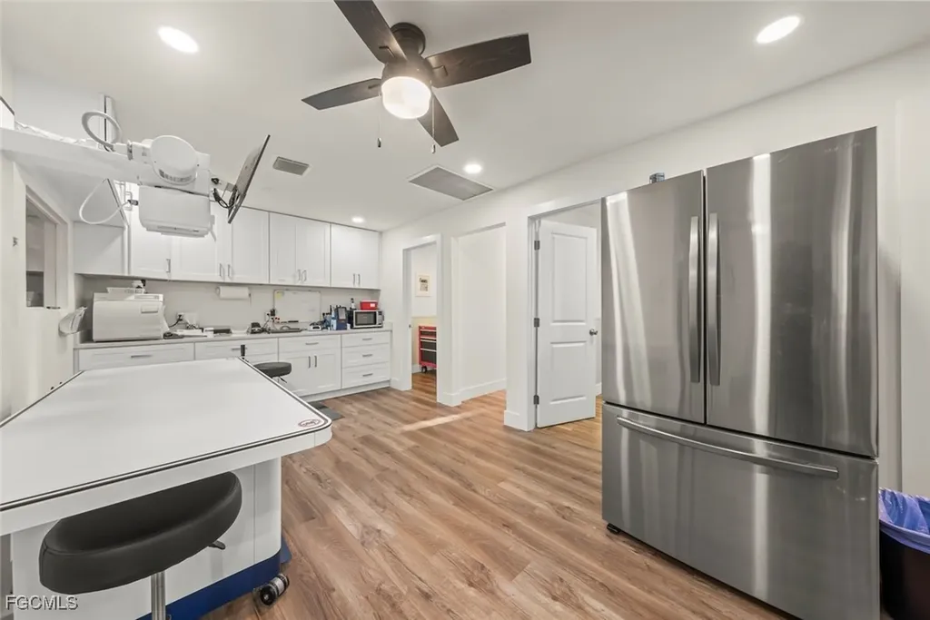 1640 Periwinkle Way Sanibel FL 33957