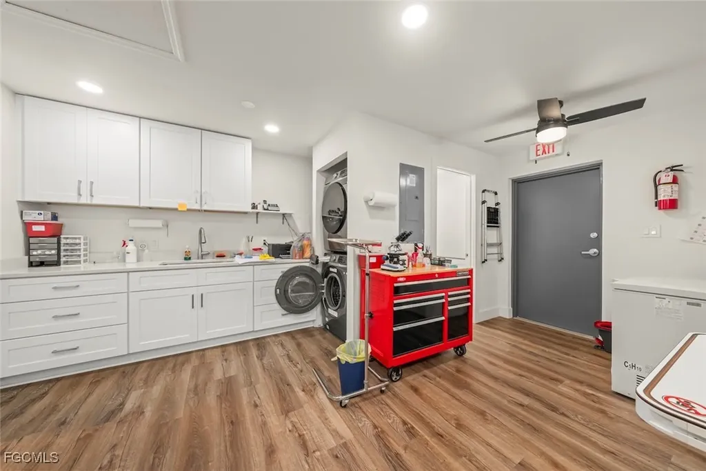 1640 Periwinkle Way Sanibel FL 33957