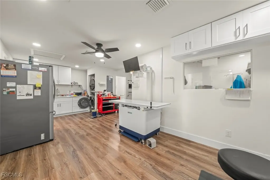 1640 Periwinkle Way Sanibel FL 33957