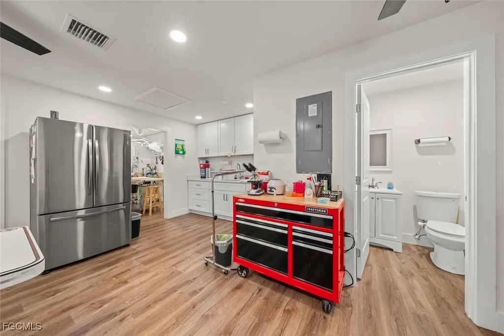 1640 Periwinkle Way Sanibel FL 33957