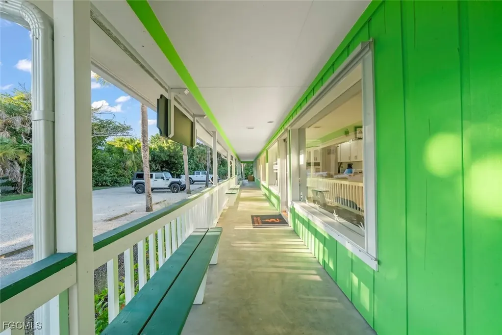 1640 Periwinkle Way Sanibel FL 33957