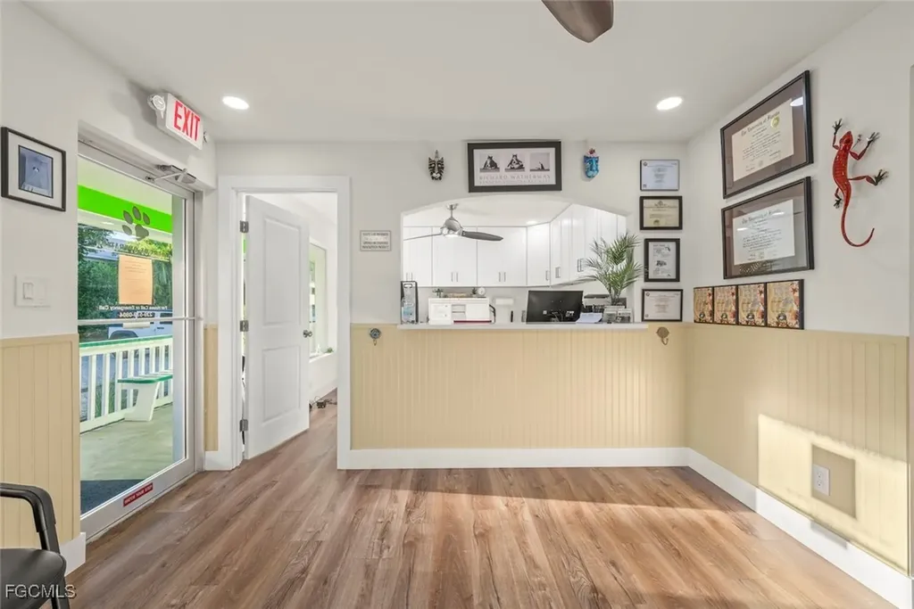 1640 Periwinkle Way Sanibel FL 33957