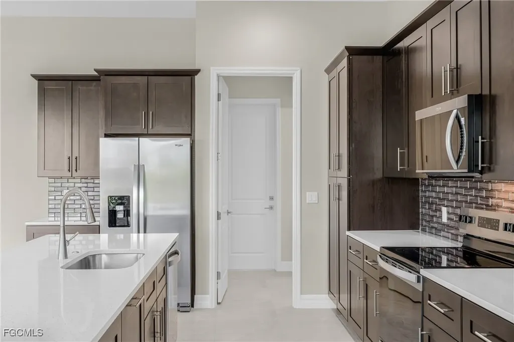 1438 NW 38th Place Cape Coral FL 33993