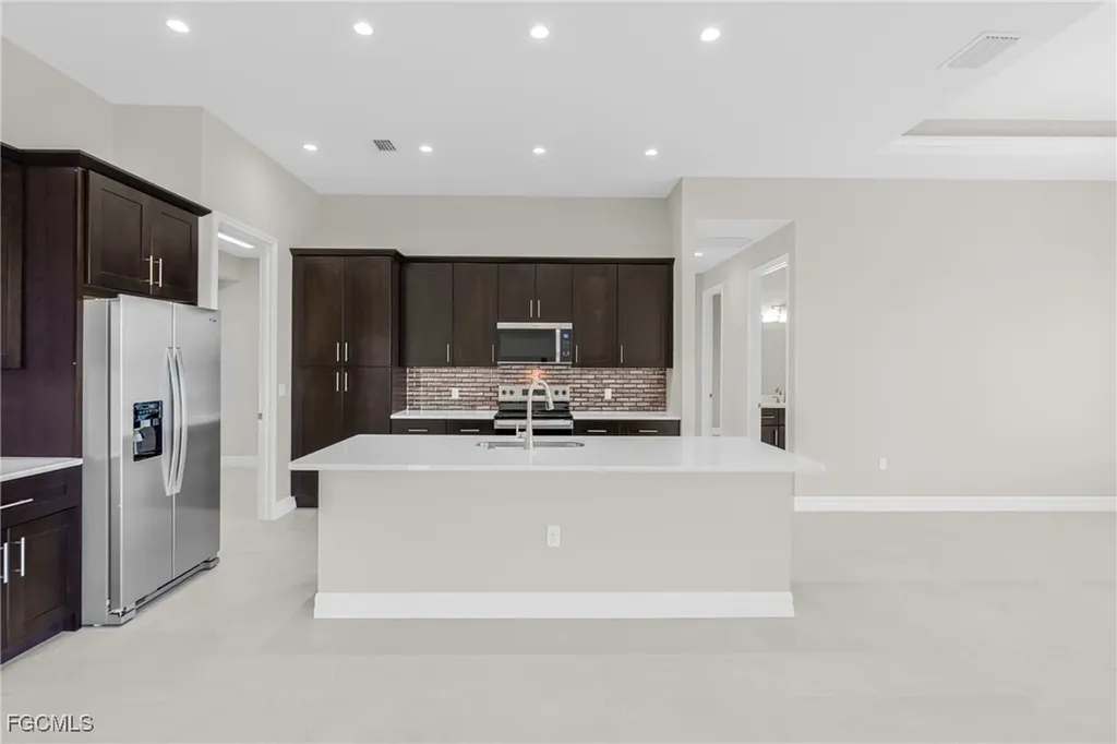 1438 NW 38th Place Cape Coral FL 33993
