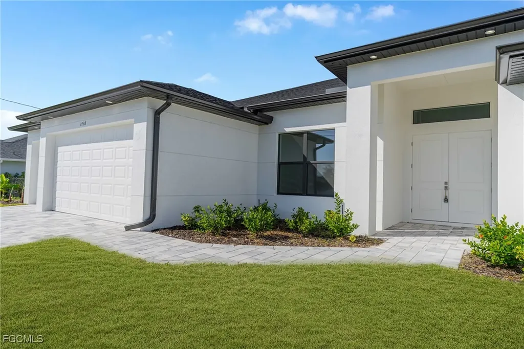 1438 NW 38th Place Cape Coral FL 33993