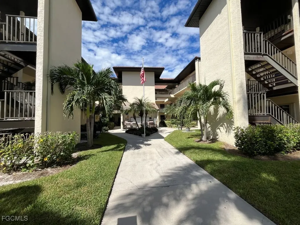 11500 Caravel Circle Fort Myers FL 33908