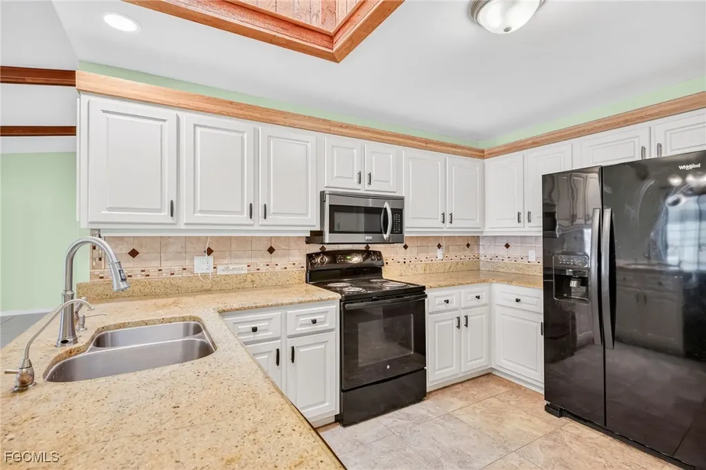 2531 SE 25th Avenue Cape Coral FL 33904