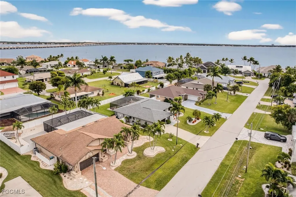 2531 SE 25th Avenue Cape Coral FL 33904