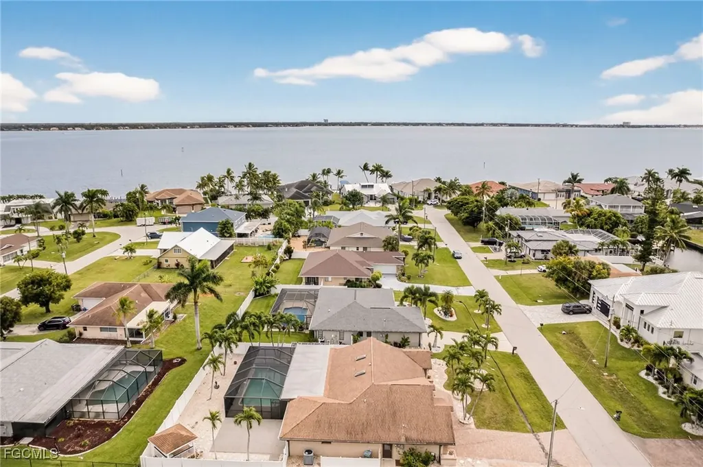 2531 SE 25th Avenue Cape Coral FL 33904