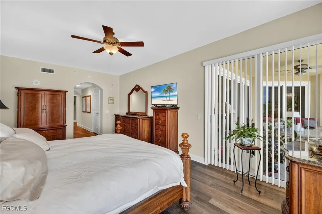6081 Silver King Boulevard Cape Coral FL 33914