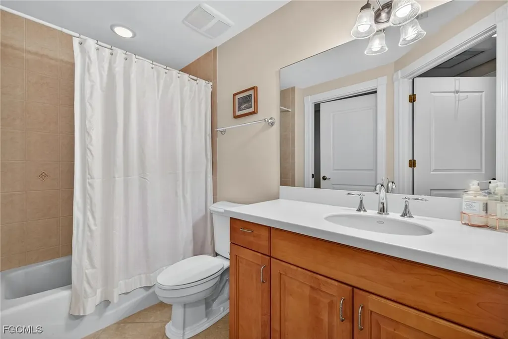 6081 Silver King Boulevard Cape Coral FL 33914
