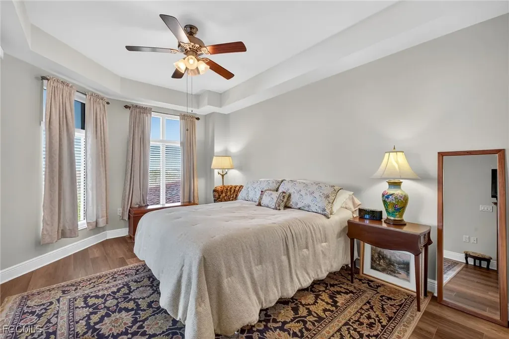 6081 Silver King Boulevard Cape Coral FL 33914