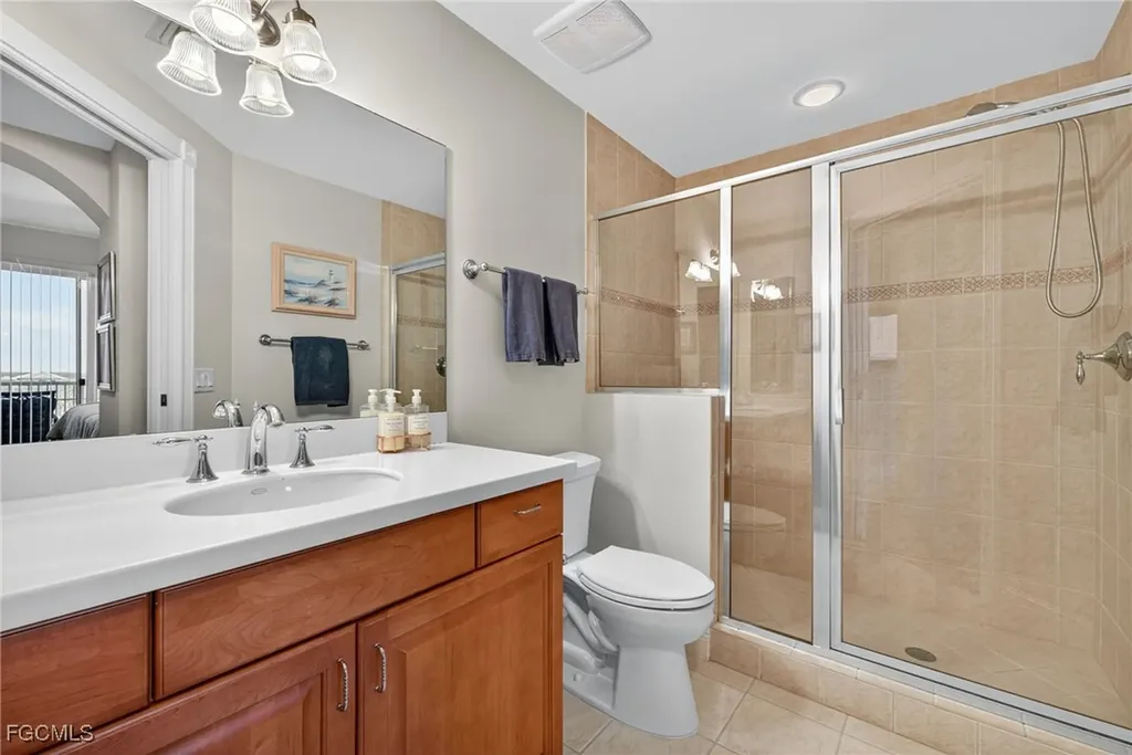 6081 Silver King Boulevard Cape Coral FL 33914