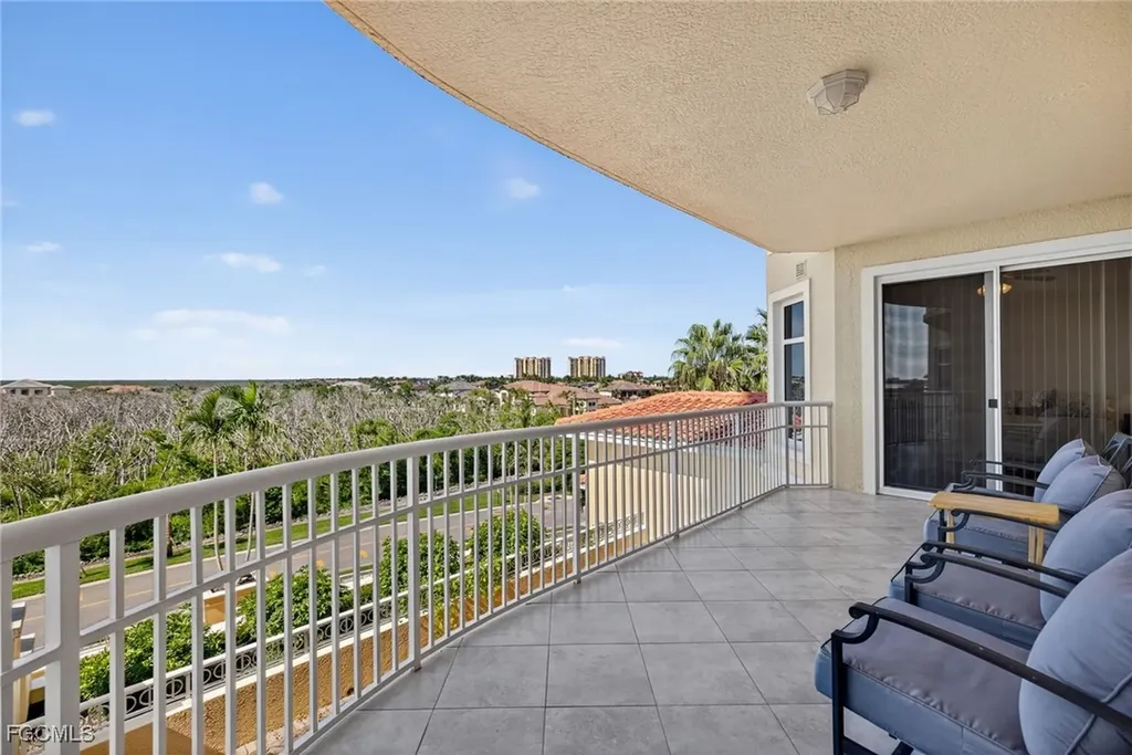 6081 Silver King Boulevard Cape Coral FL 33914