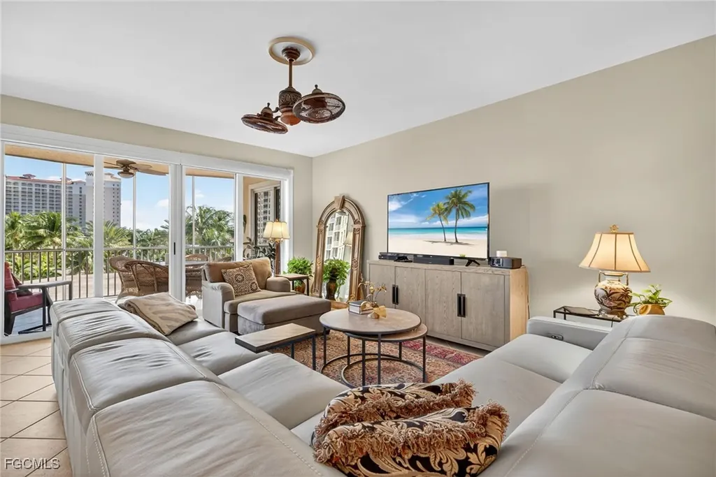 6081 Silver King Boulevard Cape Coral FL 33914