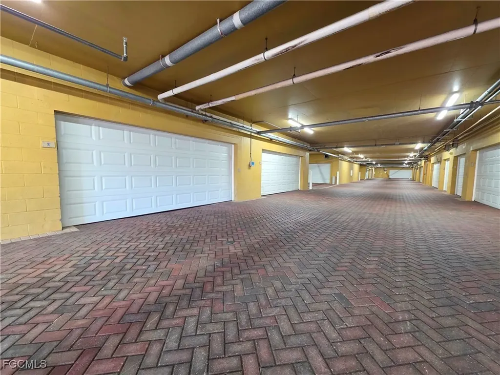 6081 Silver King Boulevard Cape Coral FL 33914