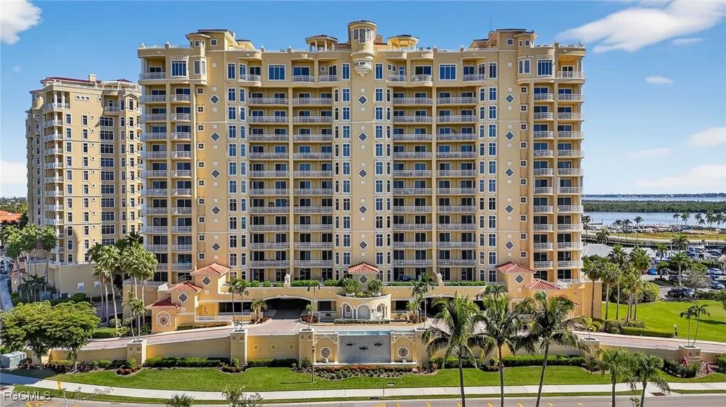 6081 Silver King Boulevard Cape Coral FL 33914