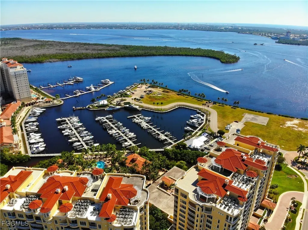 6081 Silver King Boulevard Cape Coral FL 33914
