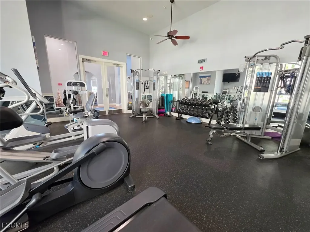 6081 Silver King Boulevard Cape Coral FL 33914