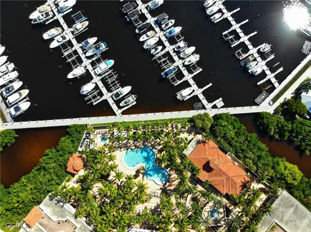 6081 Silver King Boulevard Cape Coral FL 33914