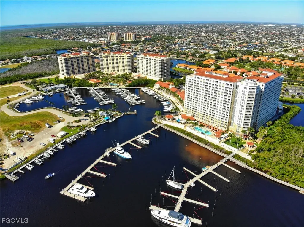 6081 Silver King Boulevard Cape Coral FL 33914