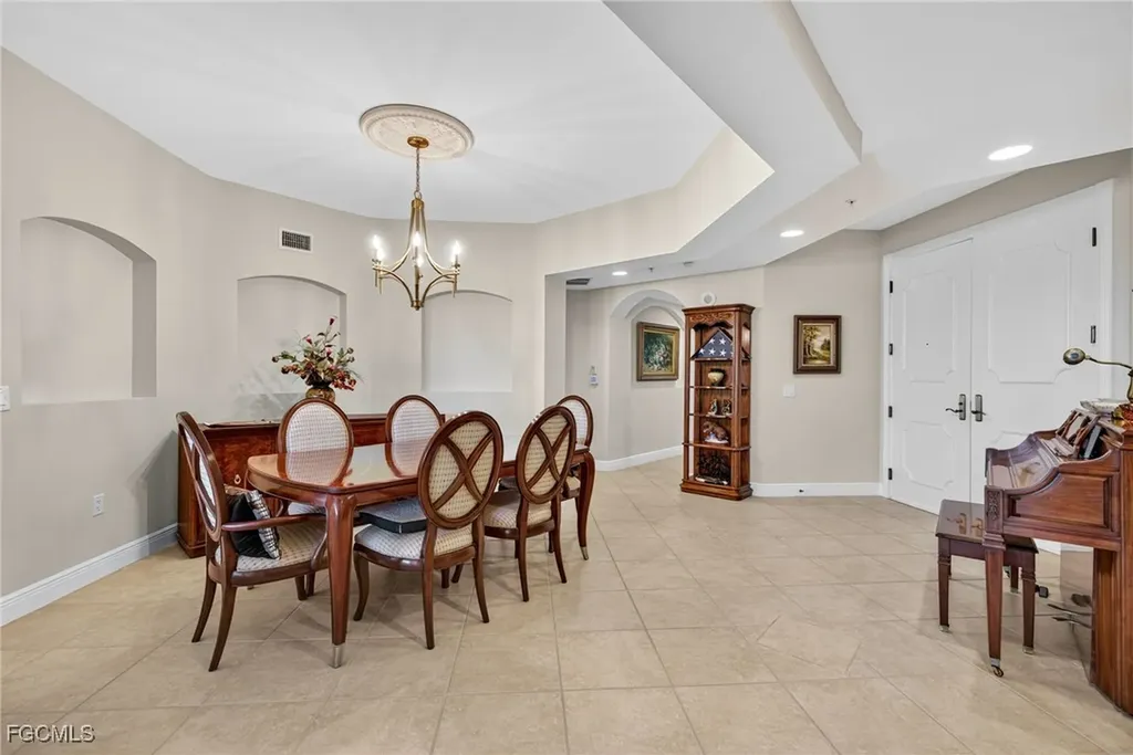 6081 Silver King Boulevard Cape Coral FL 33914