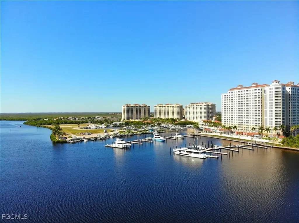 6081 Silver King Boulevard Cape Coral FL 33914