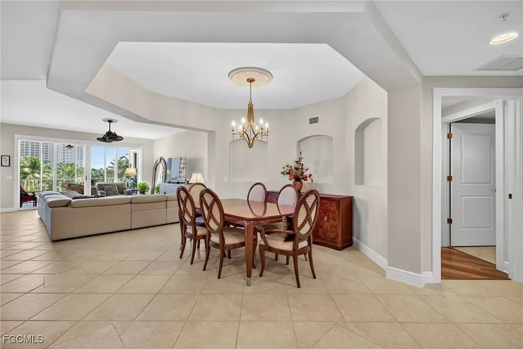 6081 Silver King Boulevard Cape Coral FL 33914