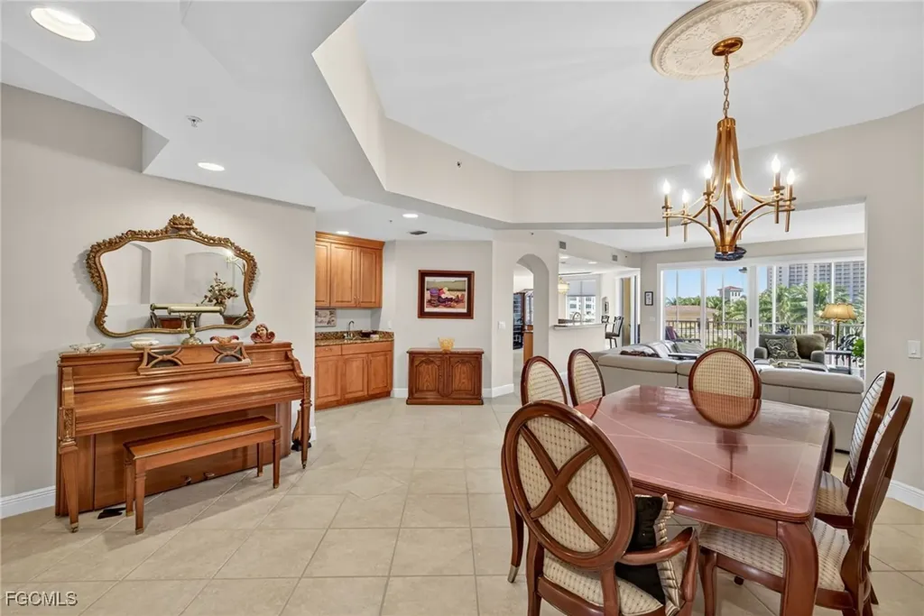 6081 Silver King Boulevard Cape Coral FL 33914