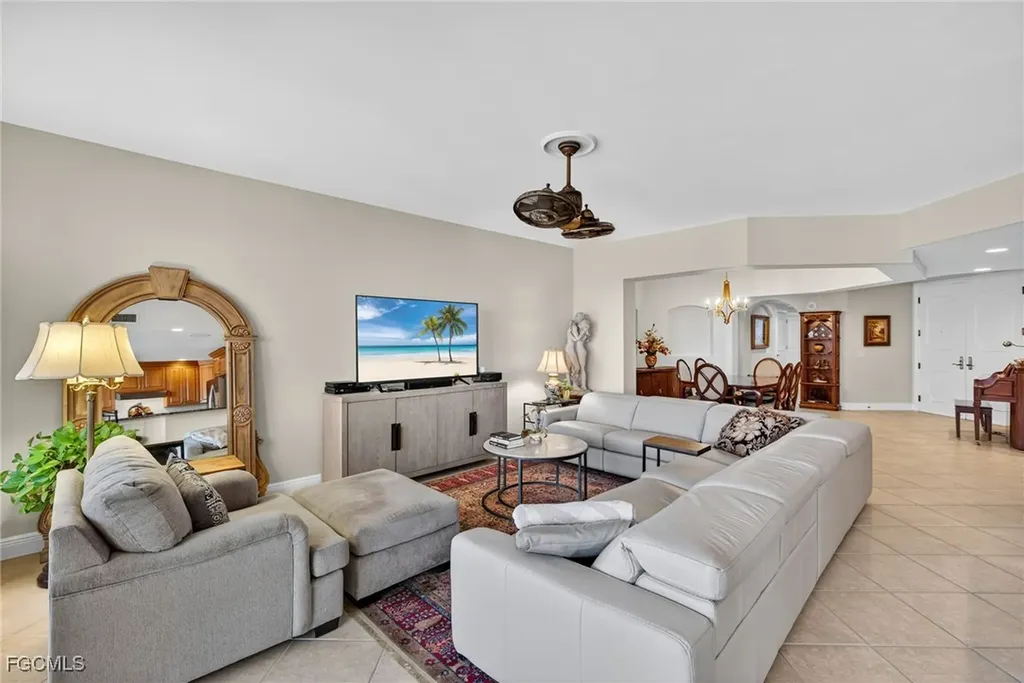 6081 Silver King Boulevard Cape Coral FL 33914