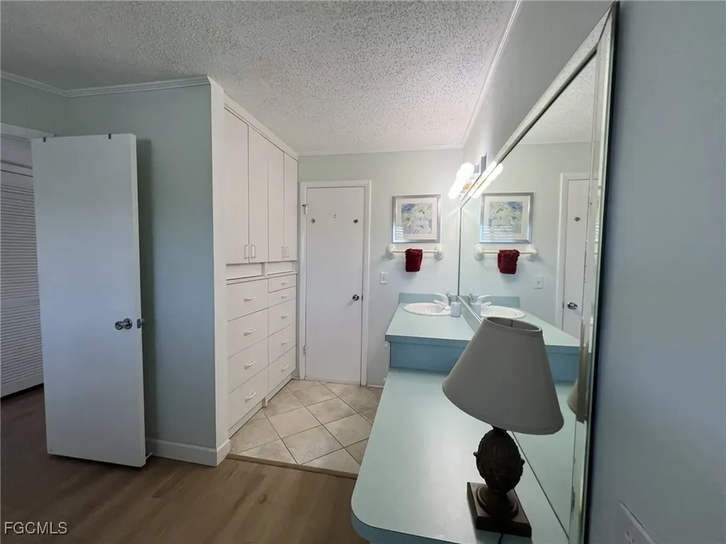 1250 Tennisplace Court Sanibel FL 33957