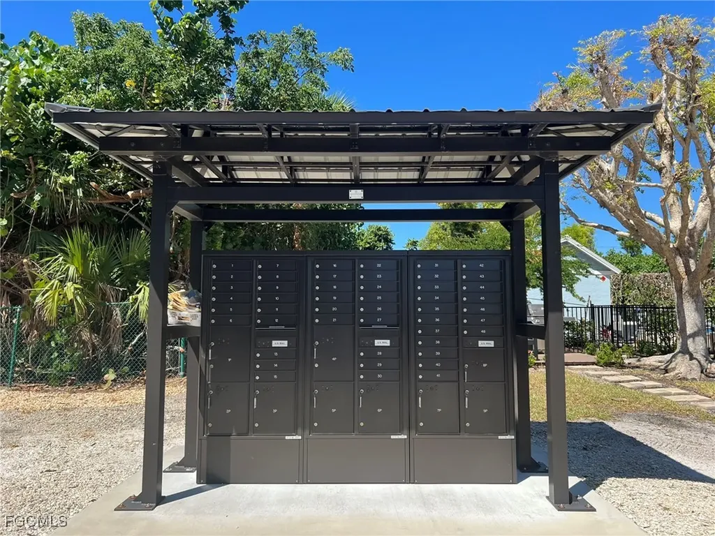 1250 Tennisplace Court Sanibel FL 33957