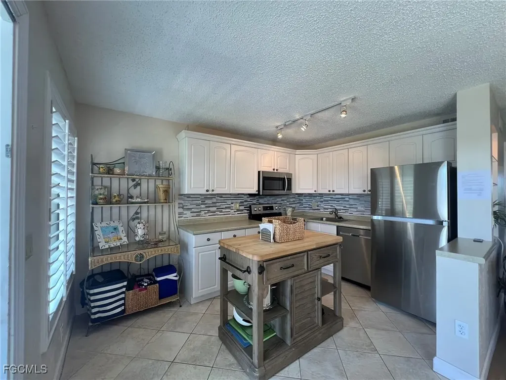 1250 Tennisplace Court Sanibel FL 33957