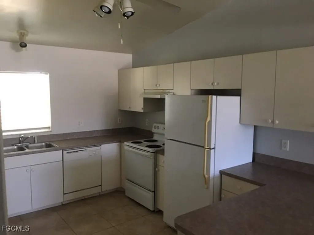 4023 Skyline Boulevard Cape Coral FL 33914