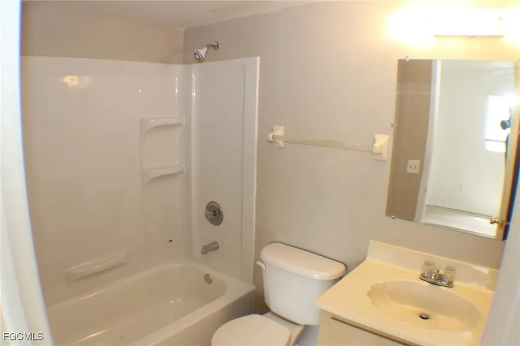 4009 SE 11th Avenue Cape Coral FL 33904